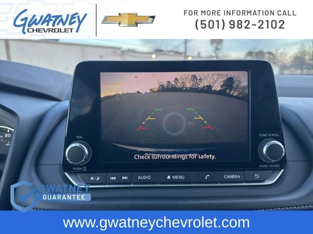 Used 2023 Nissan Rogue SV image 18