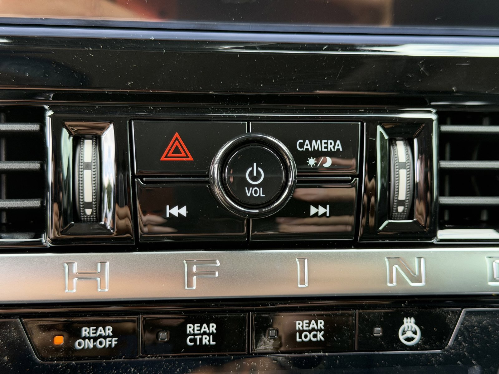 New 2026 Nissan Pathfinder Platinum w/ Cargo Package FWD image 9