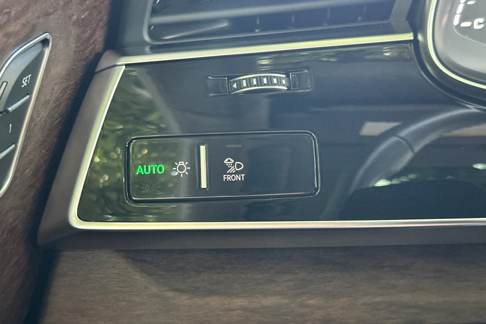 Used 2025 Audi Q8 Prestige AWD/4WD image 37