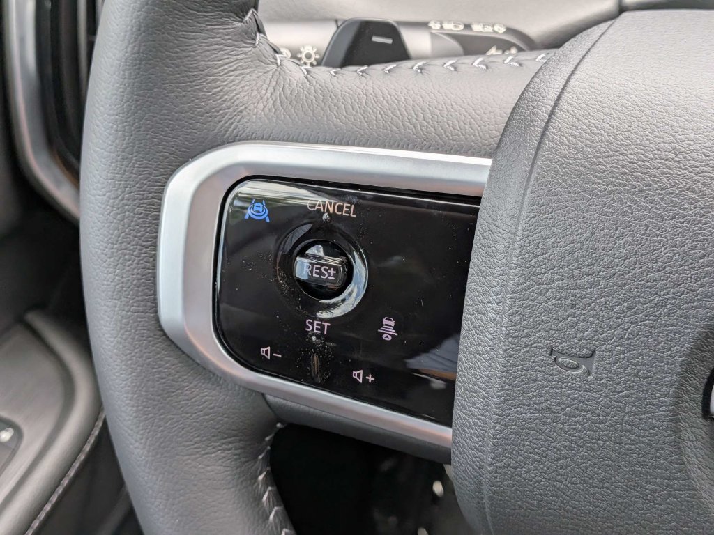 New 2026 Nissan Armada SL w/ Captain's Chari Seat Package AWD/4WD image 24