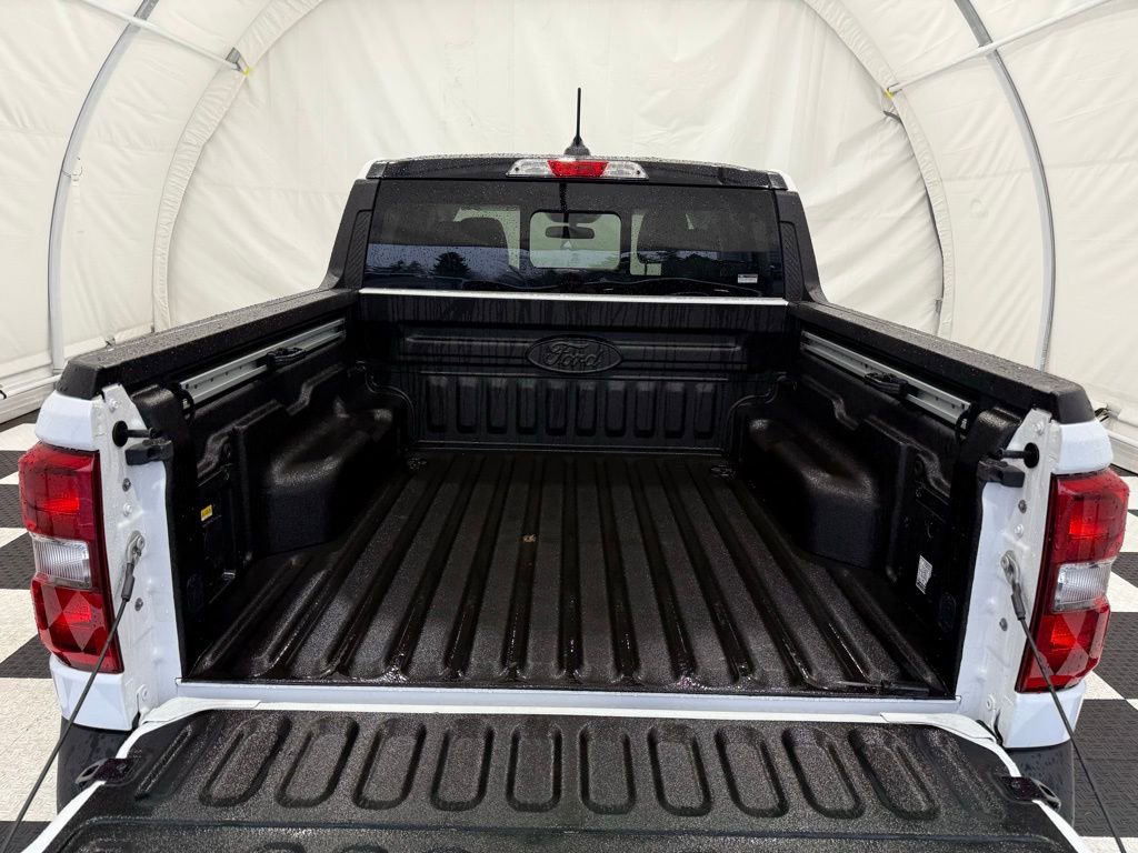 New 2025 Ford Maverick Lariat w/ Black Appearance Package image 4