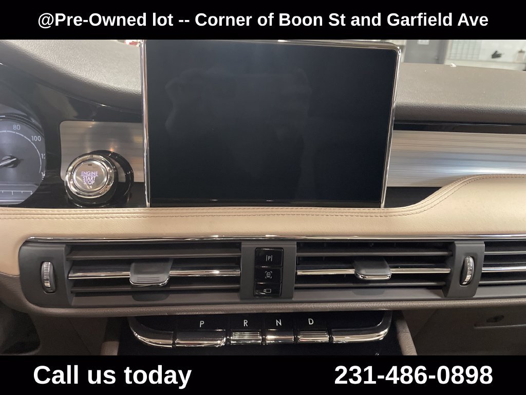 Used 2021 Lincoln Corsair AWD w/ Premium Package image 24