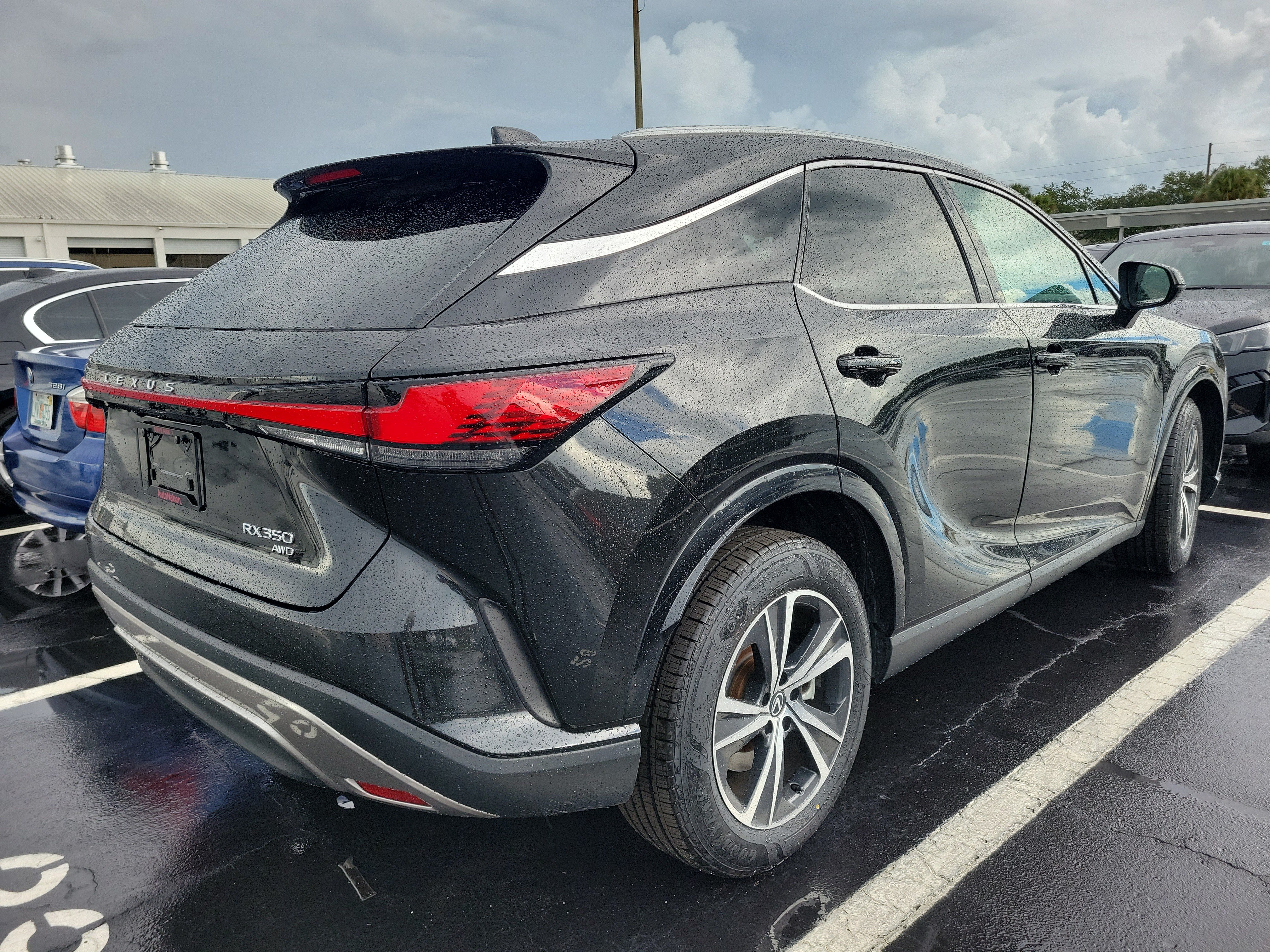 Used 2023 Lexus RX 350 Premium w/ Accessory Package AWD/4WD image 3