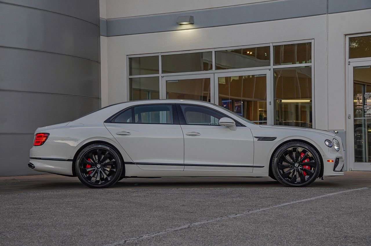New 2026 Bentley Flying Spur Plug-In Hybrid image 9