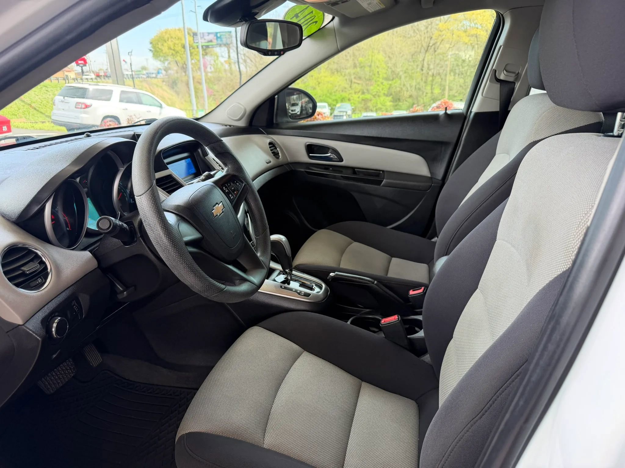 Used 2014 Chevrolet Cruze LS image 7