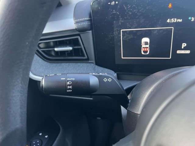 Used 2025 Nissan Kicks SV w/ Illumination Package image 24