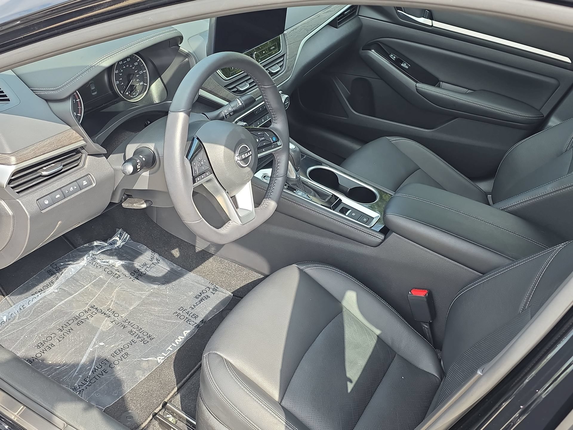 Used 2025 Nissan Altima 2.5 SL FWD image 15