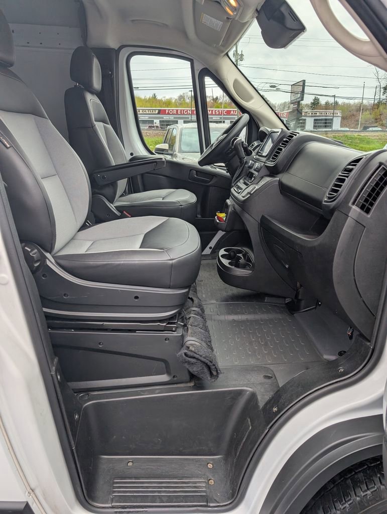 Used 2025 RAM ProMaster 2500 w/ Convenience Group FWD image 19
