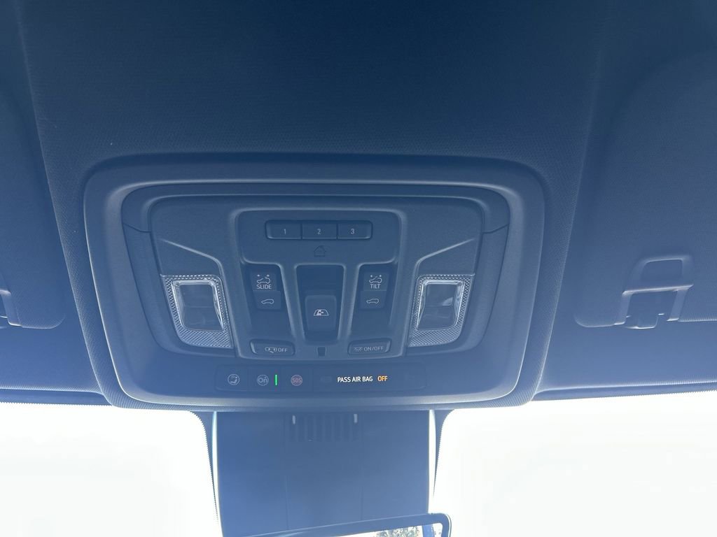 Used 2025 Chevrolet Silverado 2500 High Country w/ High Country Premium Package AWD/4WD image 40