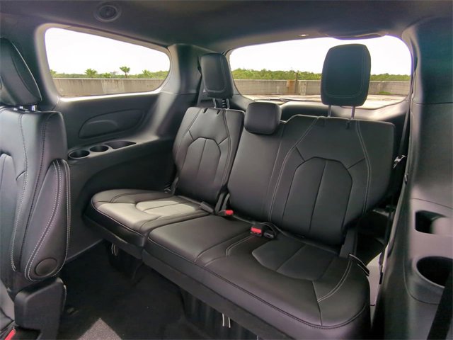 New 2026 Chrysler Voyager LX image 16