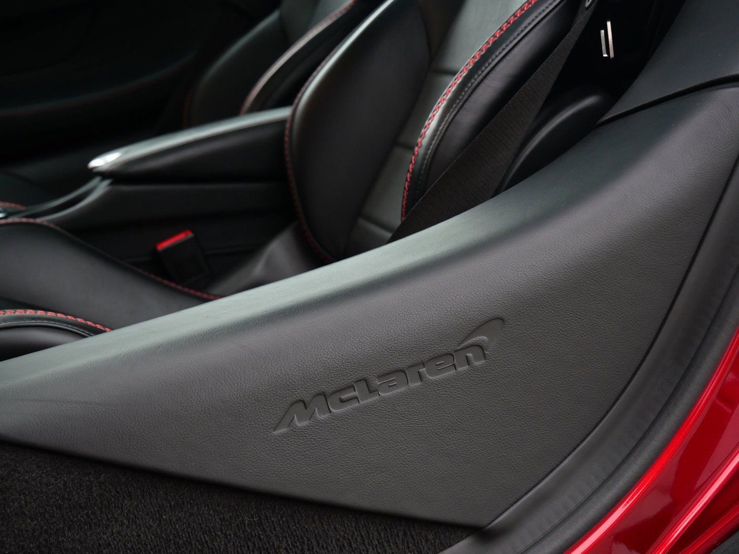 Used 2022 McLaren GT image 22