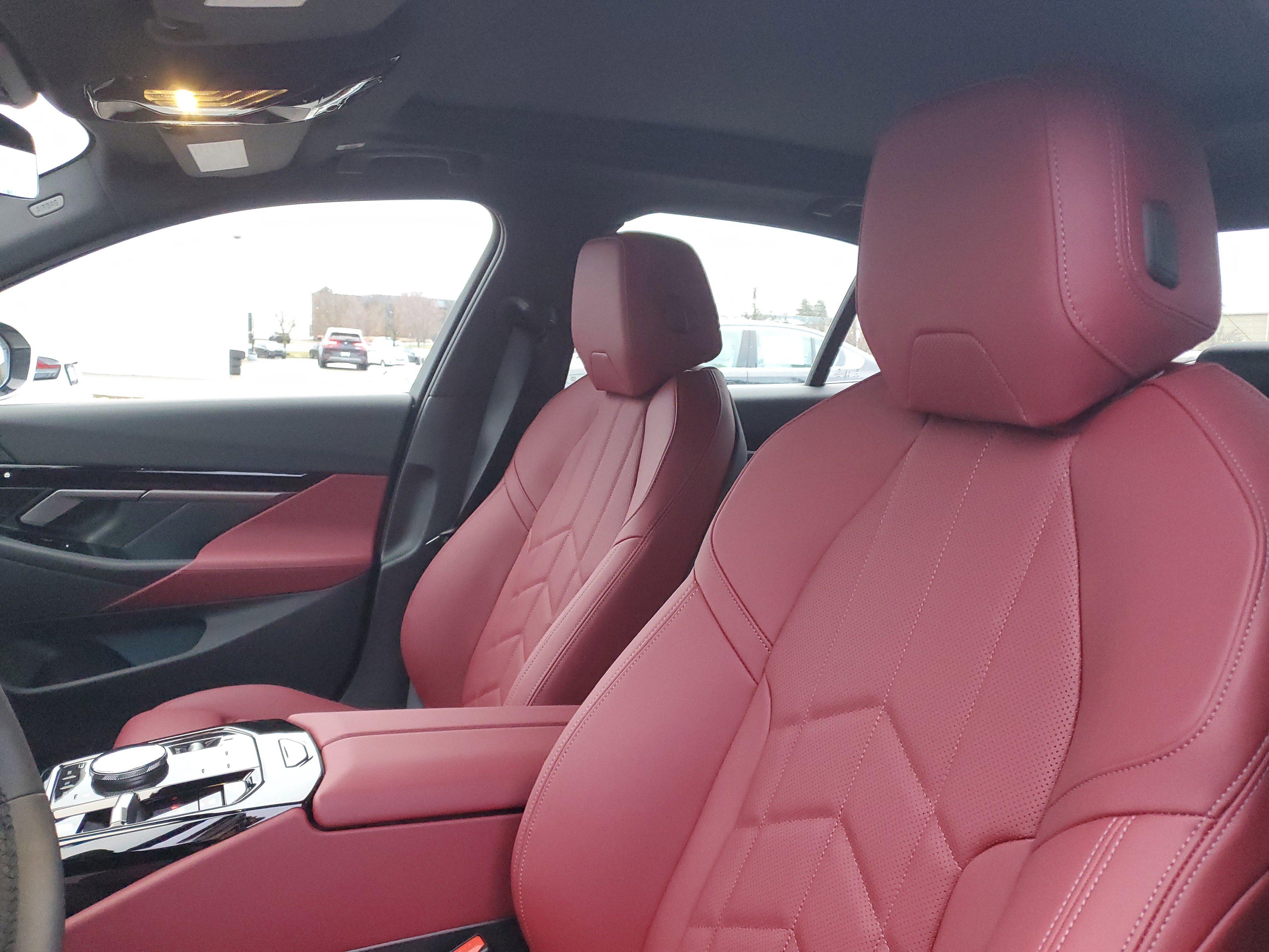 New 2026 BMW 530i xDrive w/ Premium Package image 7