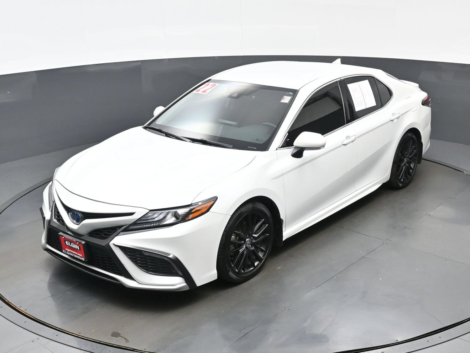 Used 2022 Toyota Camry XSE w/ Cold Weather Package FWD image 38