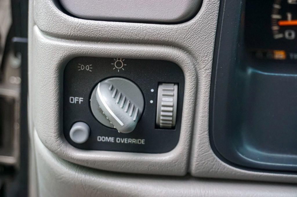 Used 1998 Chevrolet Silverado 1500 4x4 Extended Cab w/ Preferred Equipment Group 2 image 39