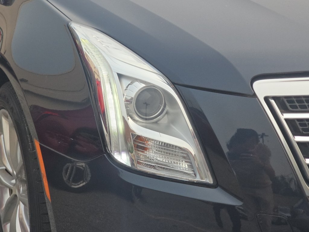 Used 2013 Cadillac XTS Luxury w/ Driver Awareness Package FWD image 8