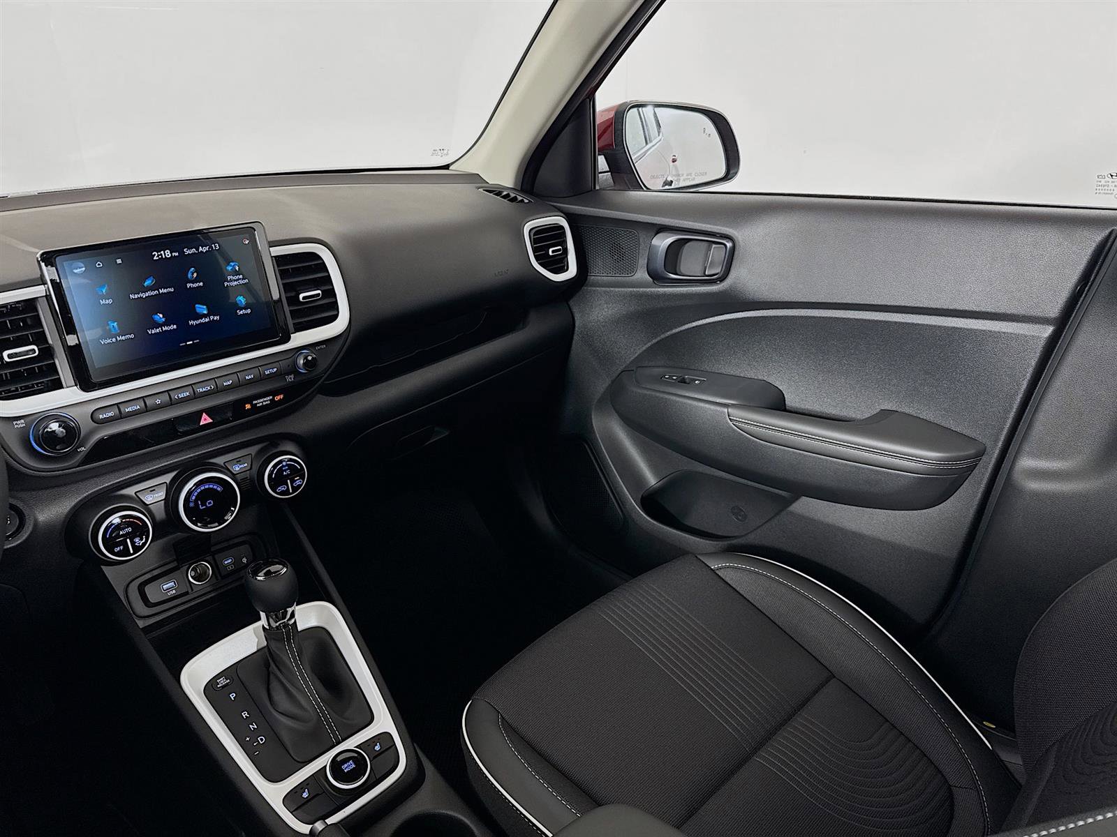 New 2025 Hyundai Venue Limited image 24