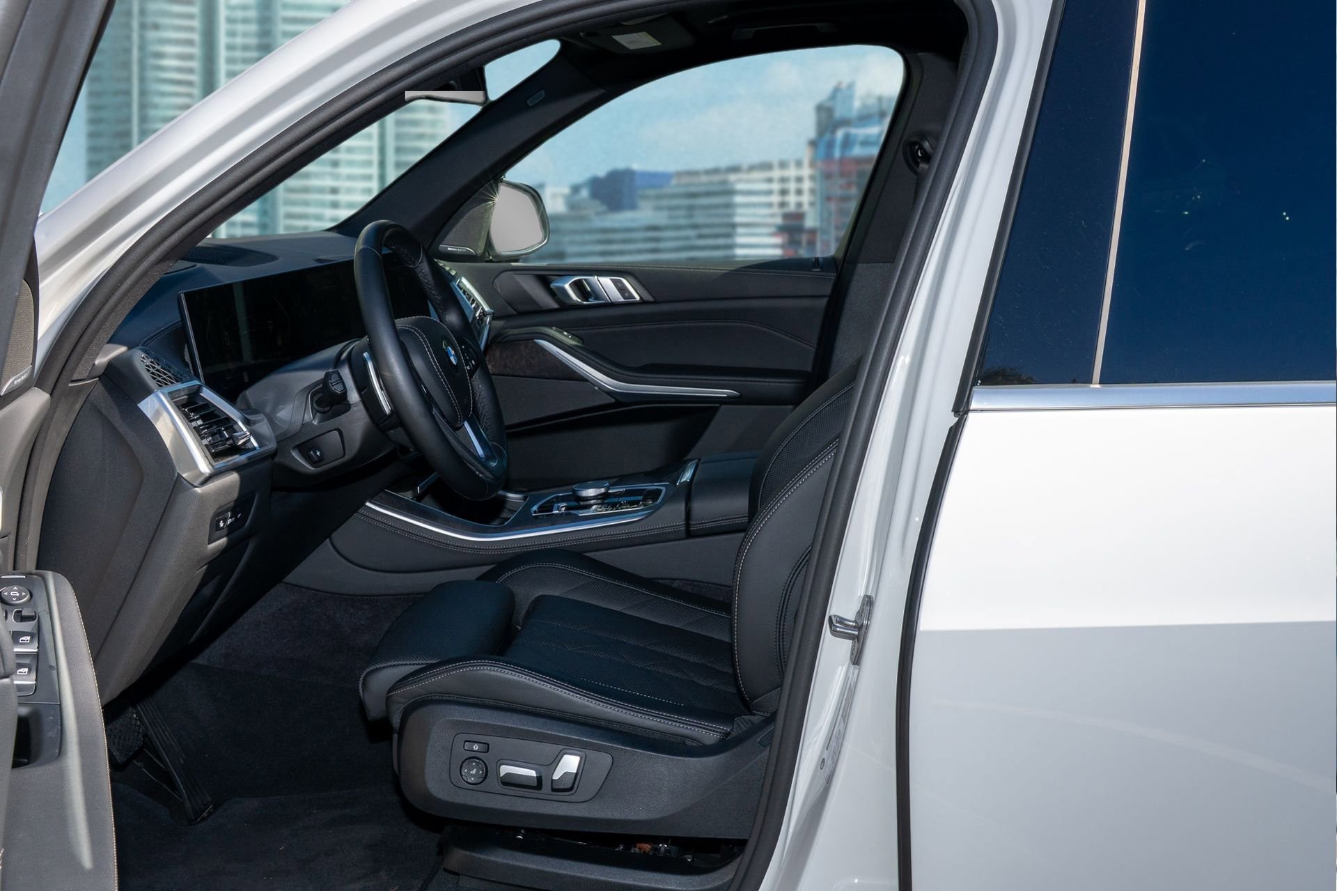 Used 2026 BMW X5 sDrive40i image 16