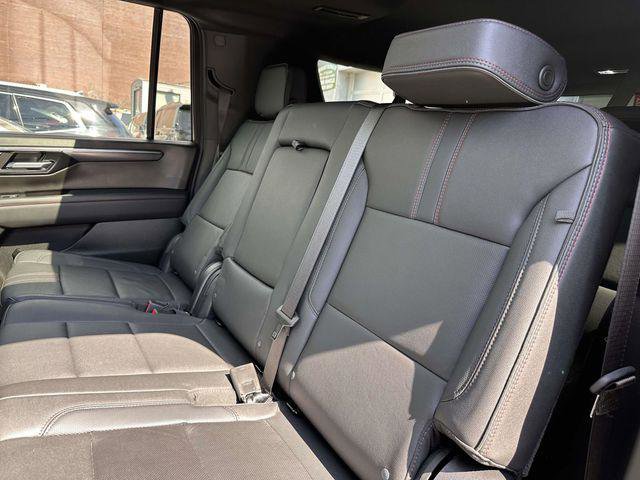 Used 2025 Chevrolet Suburban RST w/ Comfort Package AWD/4WD image 16