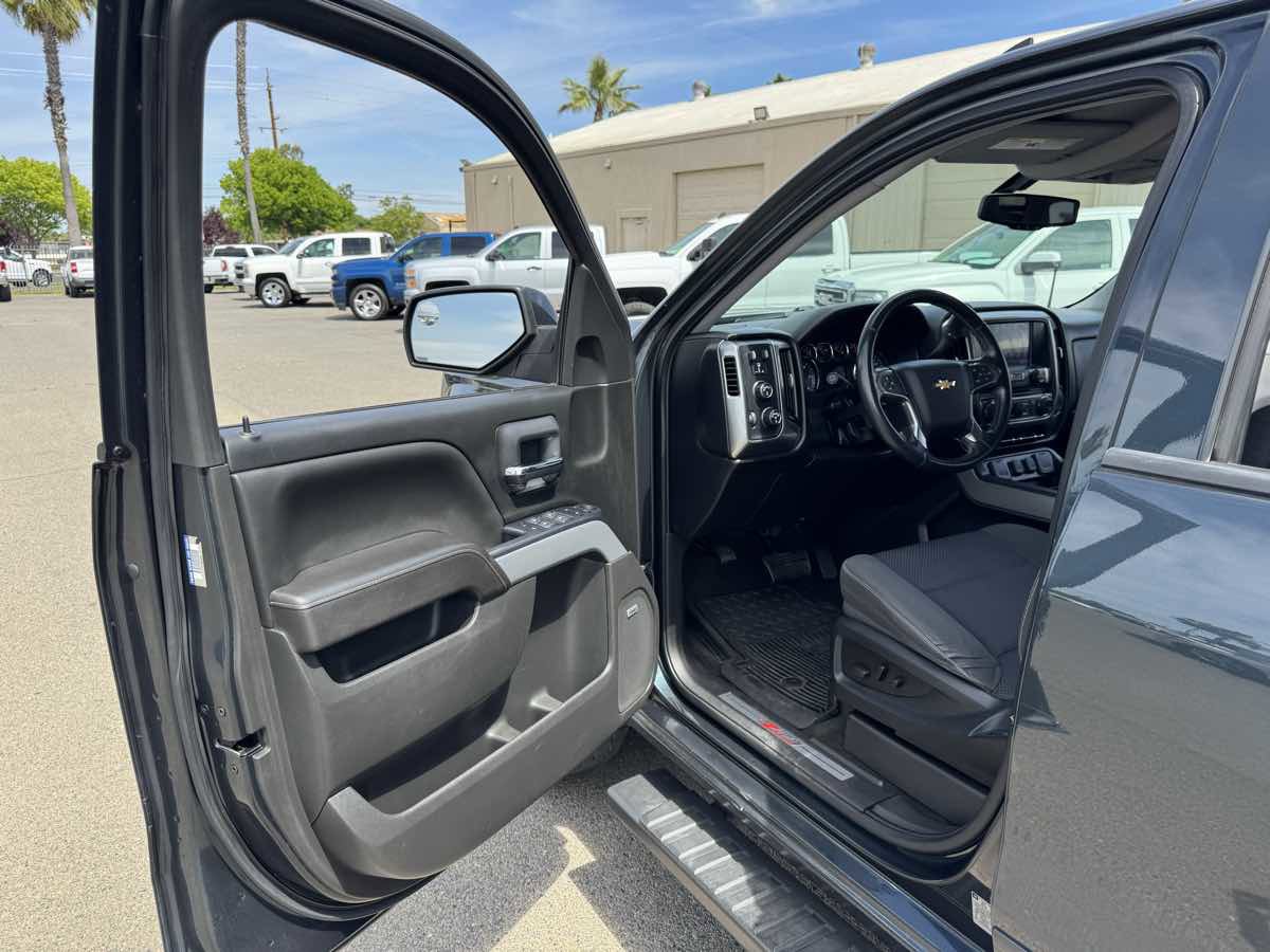Used 2018 Chevrolet Silverado 1500 LT w/ All Star Edition AWD/4WD image 23