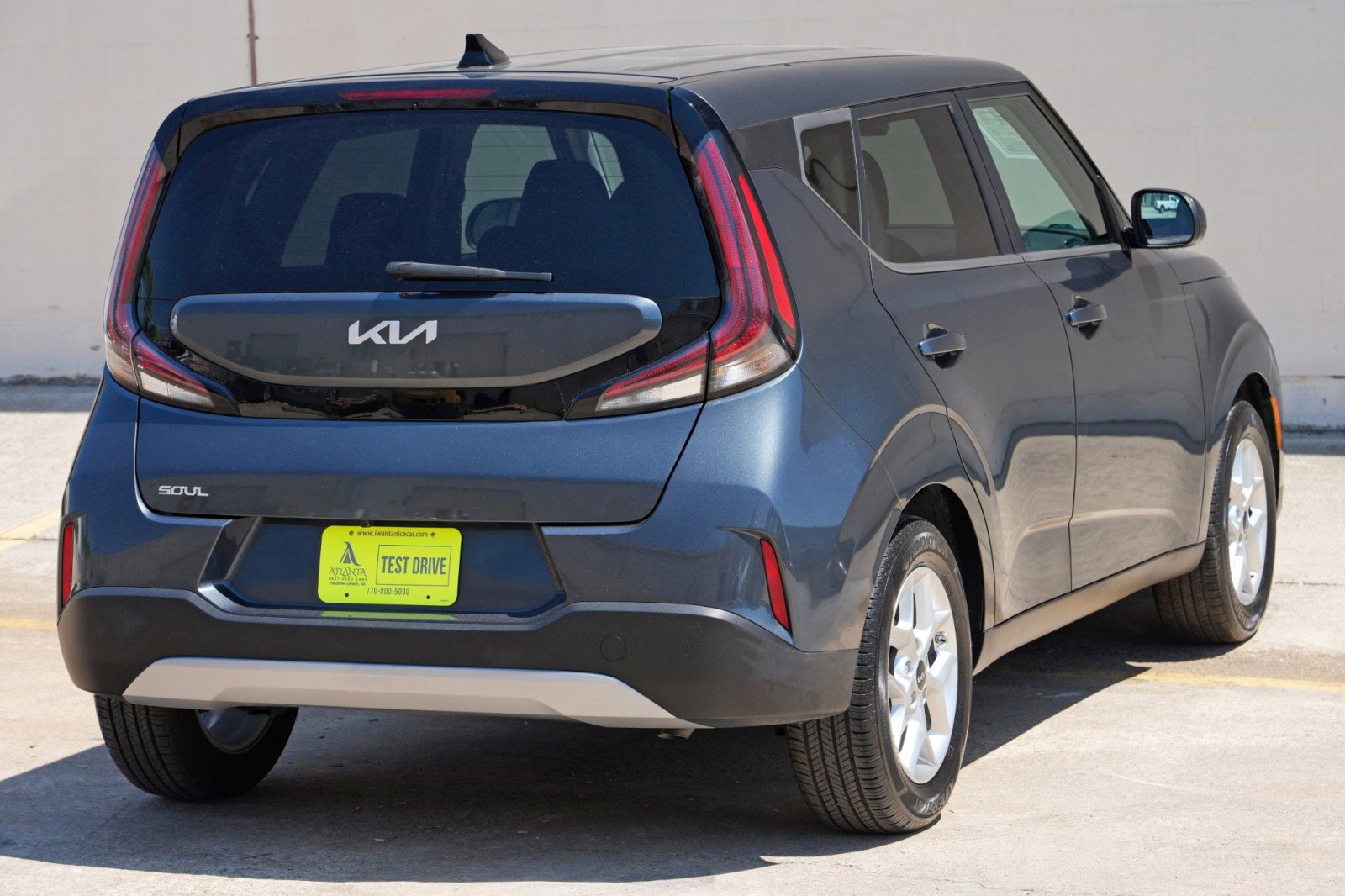 Used 2023 Kia Soul LX w/ LX Technology Package FWD image 42