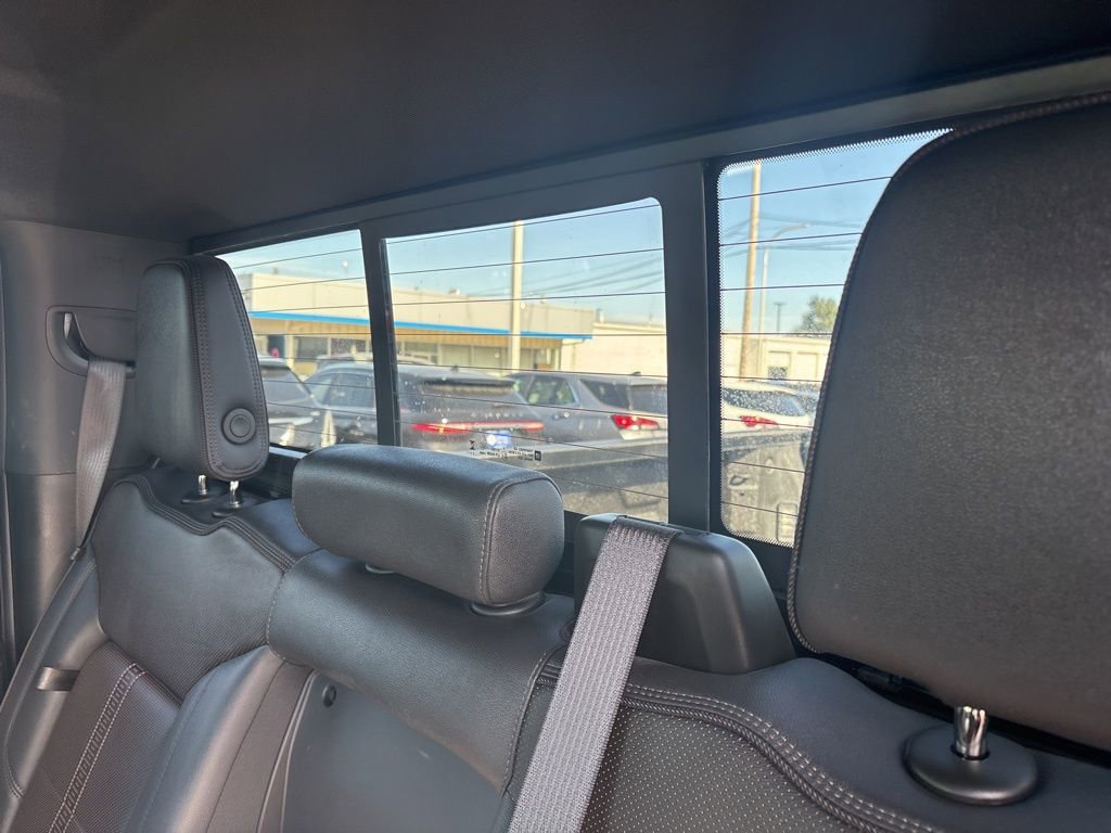 Used 2025 Chevrolet Silverado 1500 High Country image 37