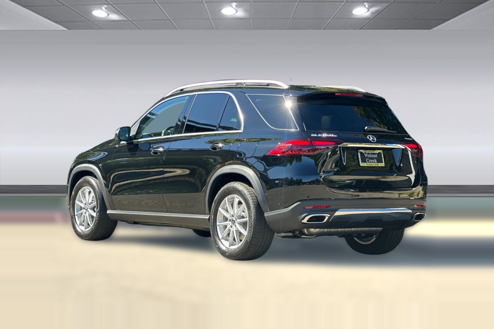 New 2026 Mercedes-Benz GLE 450e 4MATIC image 3