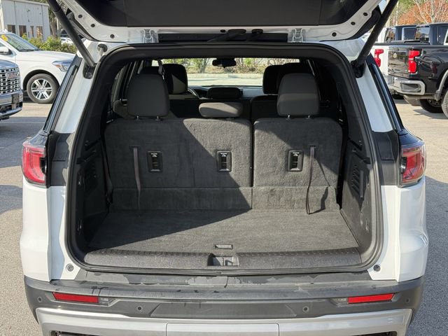 Used 2025 GMC Acadia Elevation image 13