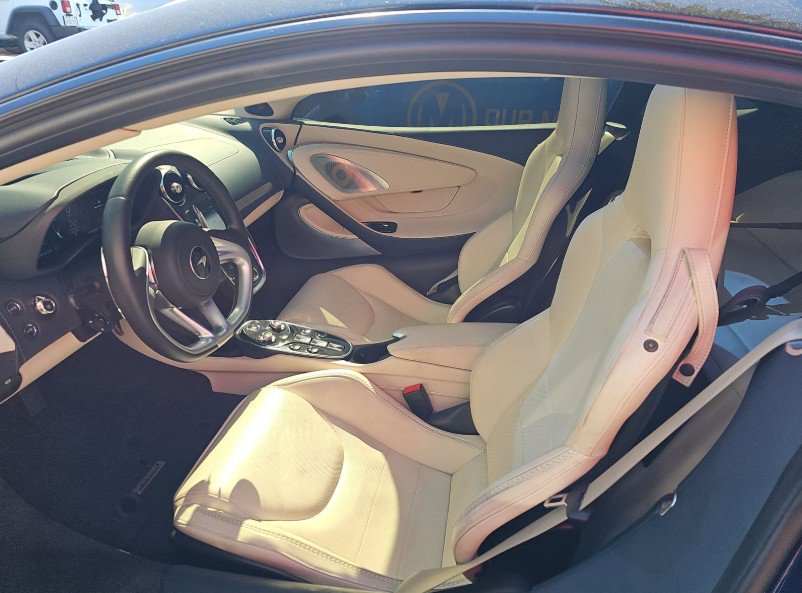 Used 2021 McLaren GT image 1