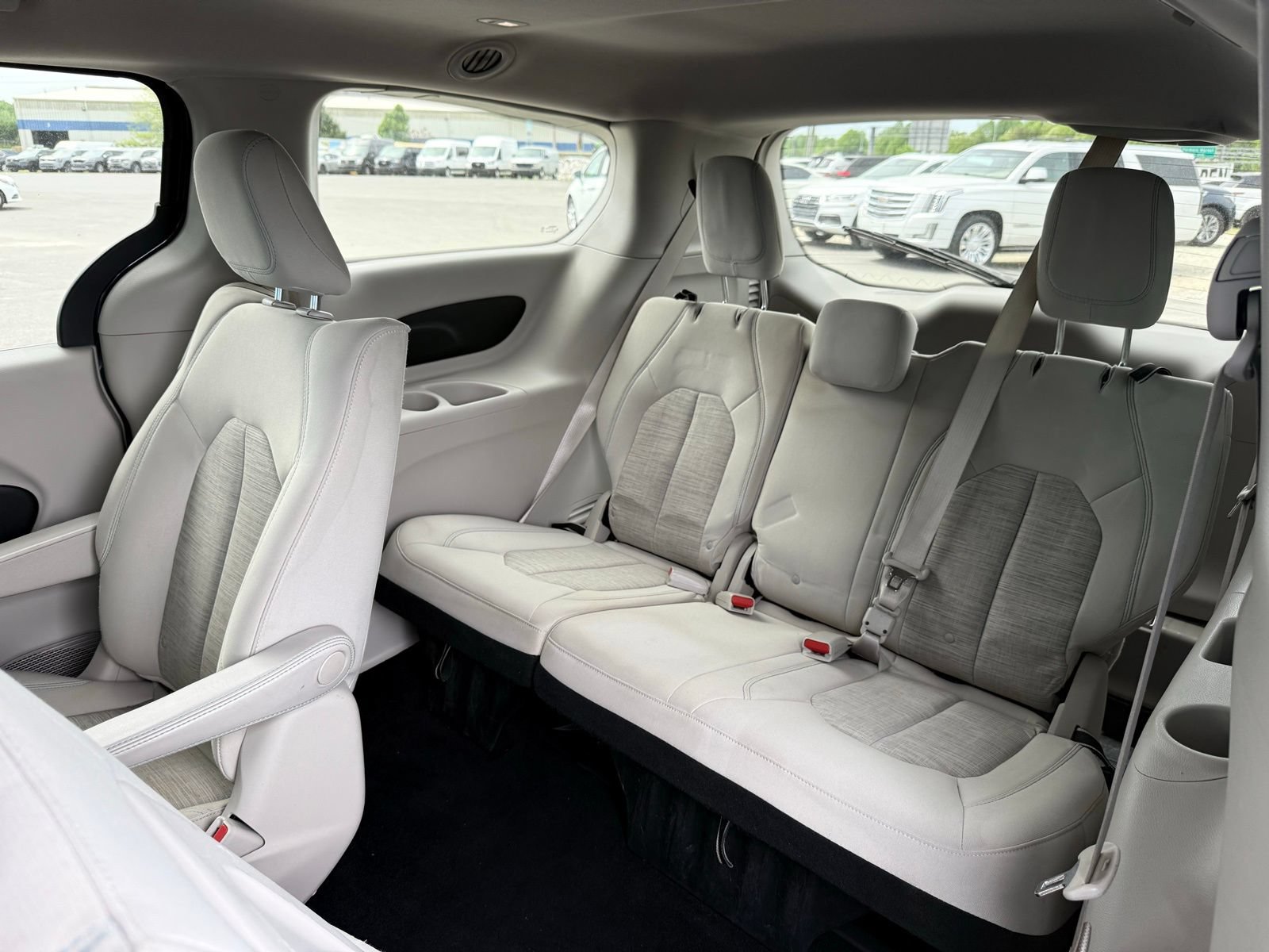 Used 2018 Chrysler Pacifica Touring Plus FWD image 24