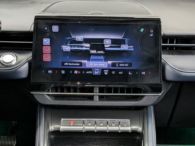 Used 2025 Lincoln Nautilus Reserve image 38