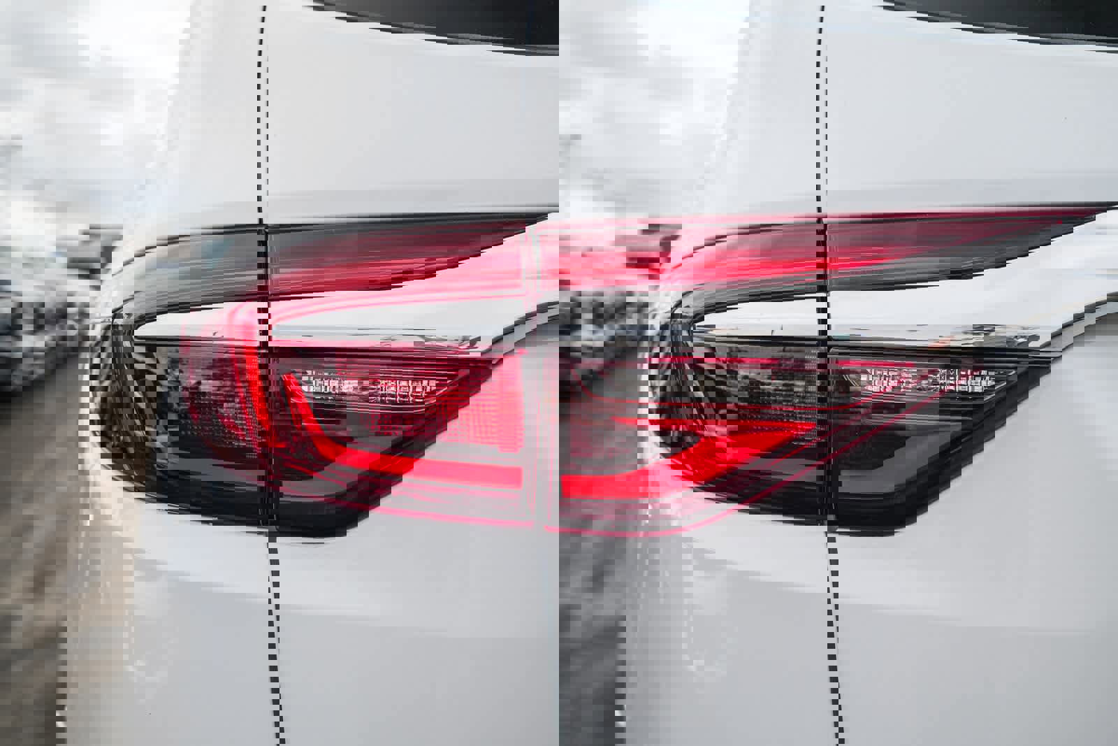 Used 2018 Buick Enclave Essence image 7