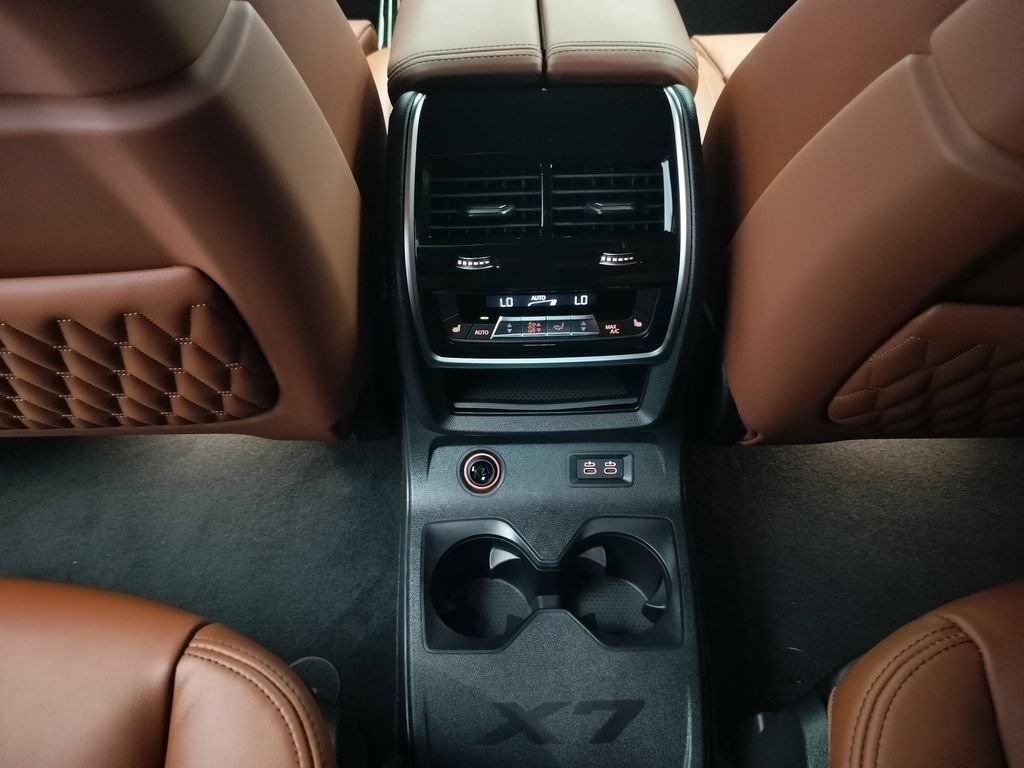 Certified 2026 BMW ALPINA XB7 AWD/4WD image 22