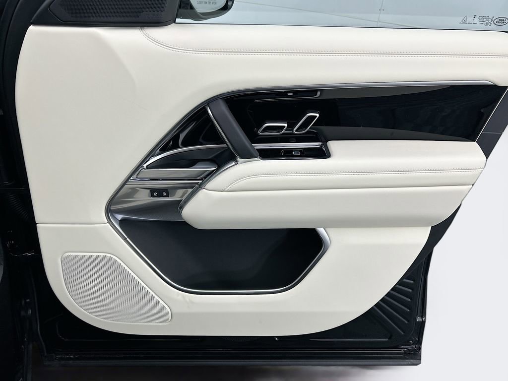 New 2026 Land Rover Range Rover SE image 24