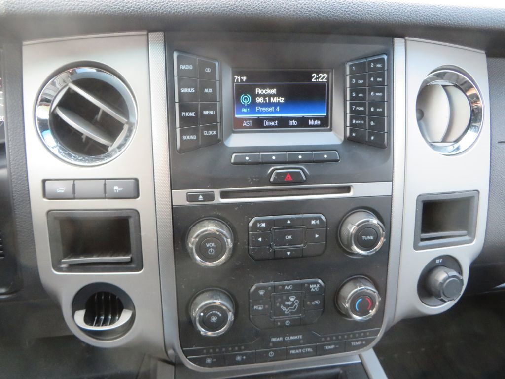 Used 2015 Ford Expedition XLT w/ Equipment Group 201A RWD image 20