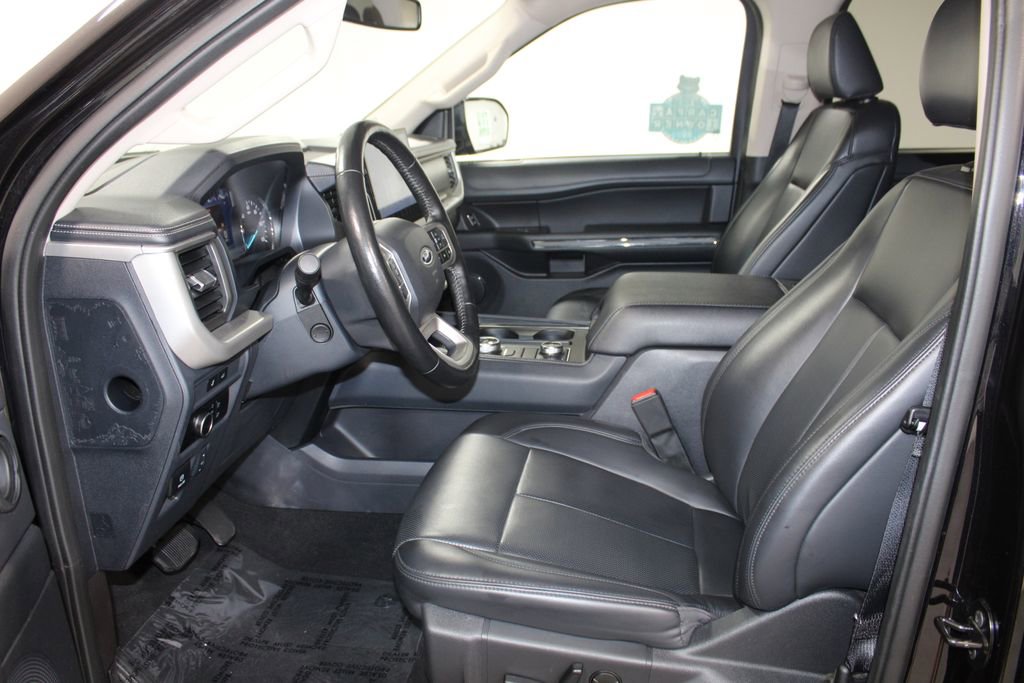 Used 2024 Ford Expedition XLT image 24
