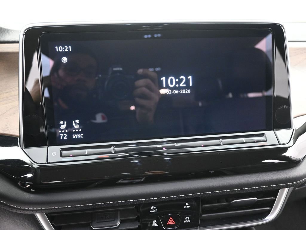 Used 2025 Volkswagen Atlas SE image 13