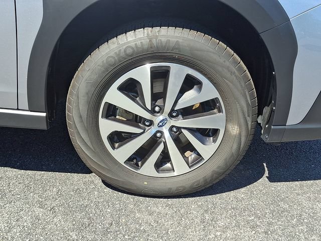 Certified 2025 Subaru Outback Premium AWD/4WD image 8