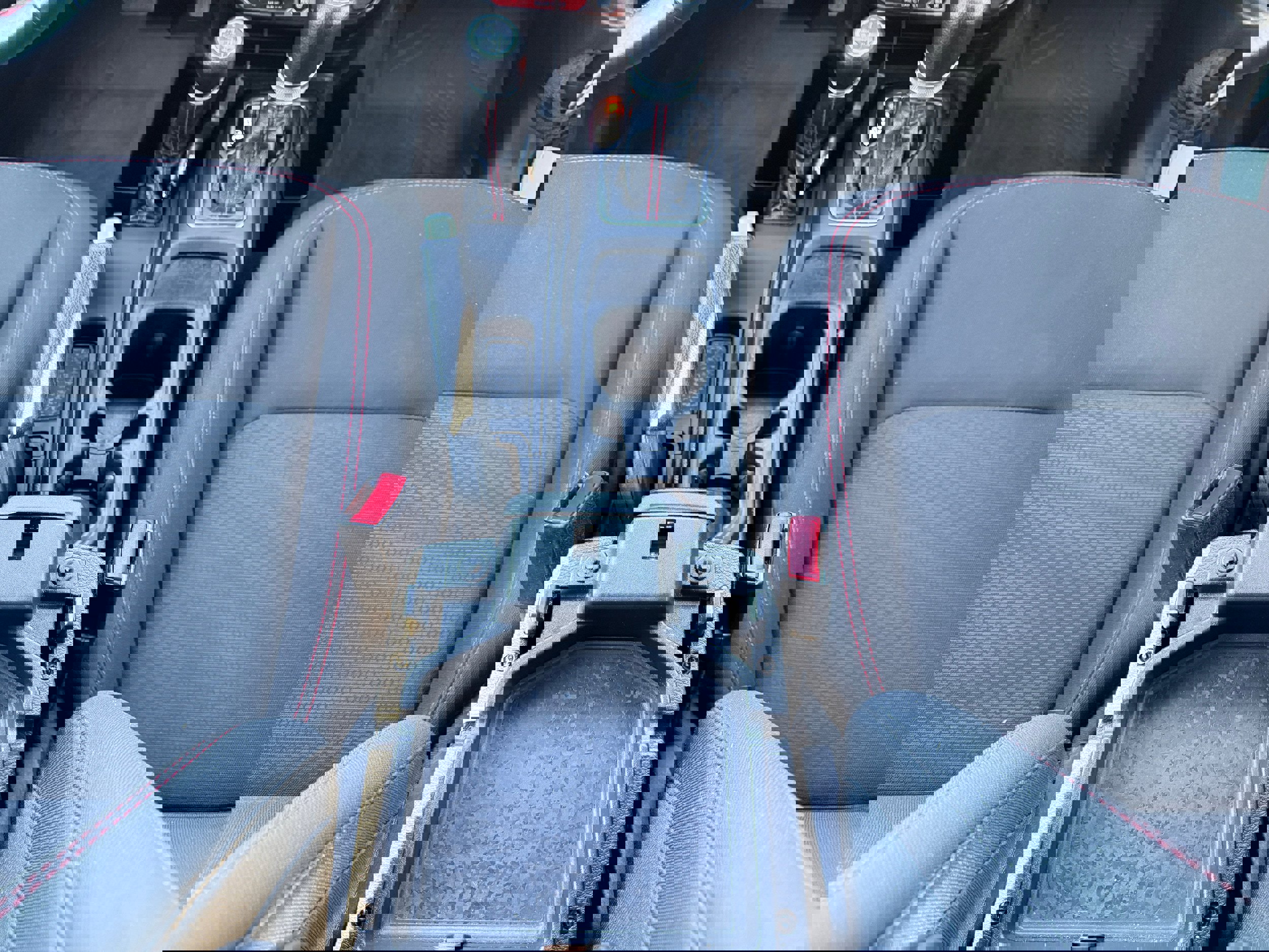 Used 2022 Jeep Gladiator Rubicon w/ Cold Weather Group image 18