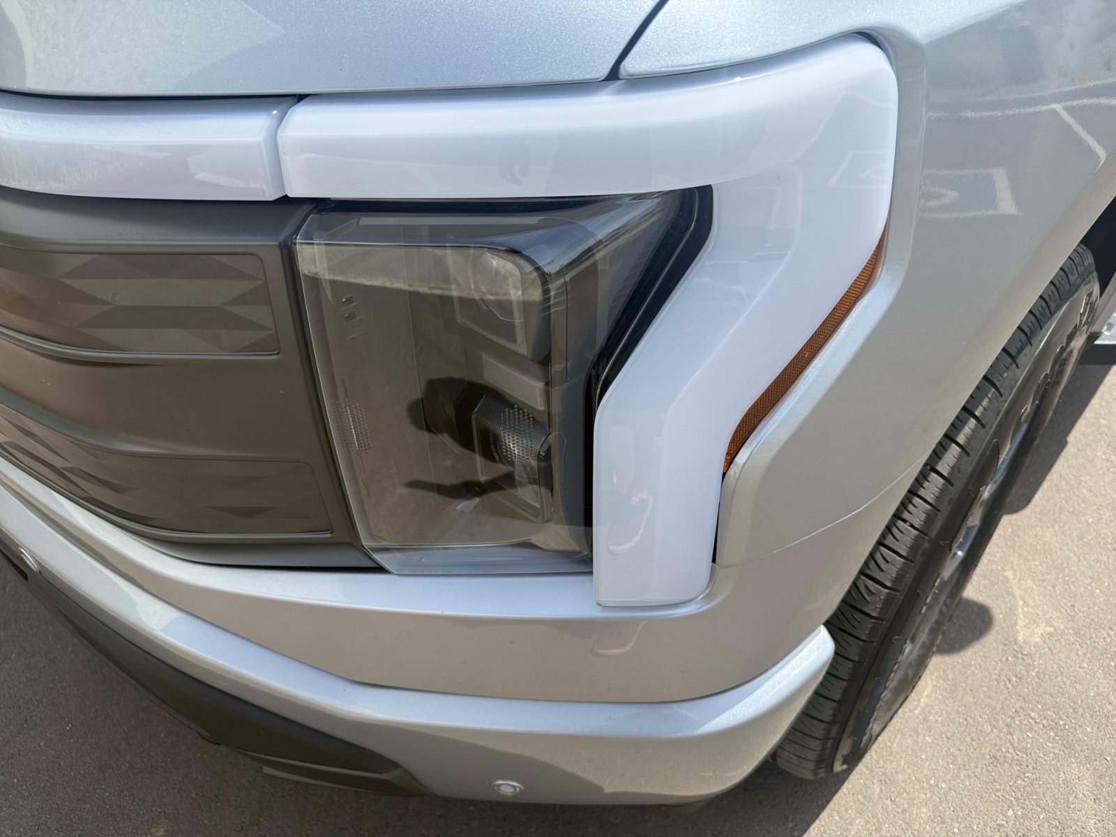 Used 2024 Ford F150 Lightning Lariat image 9