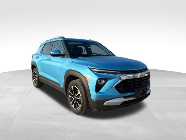 Used 2025 Chevrolet TrailBlazer LT AWD/4WD image 3