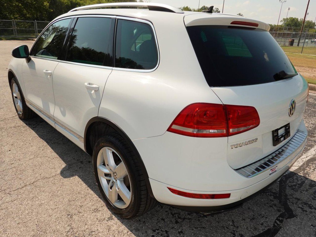 Used 2013 Volkswagen Touareg VR6 image 5
