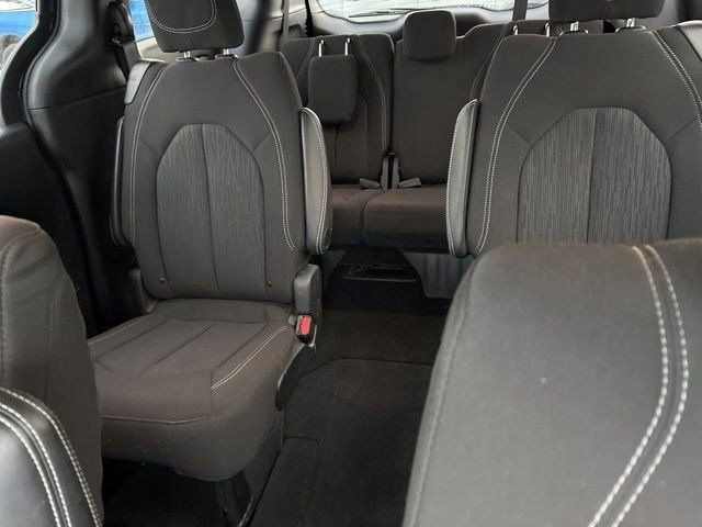 Used 2024 Chrysler Pacifica Touring image 30