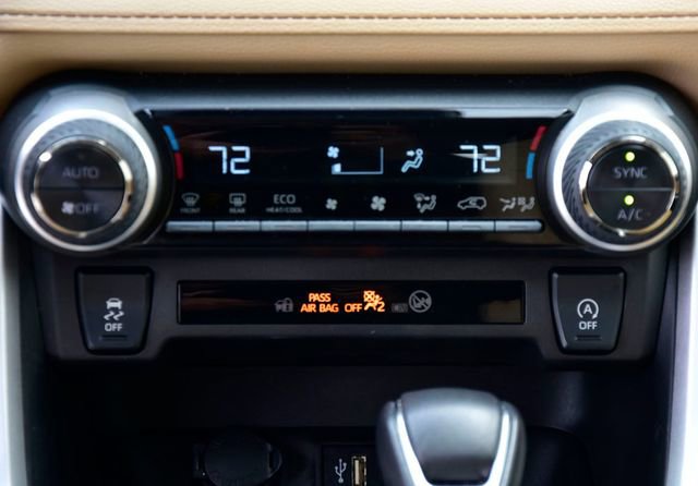 Used 2024 Toyota RAV4 XLE Premium image 22