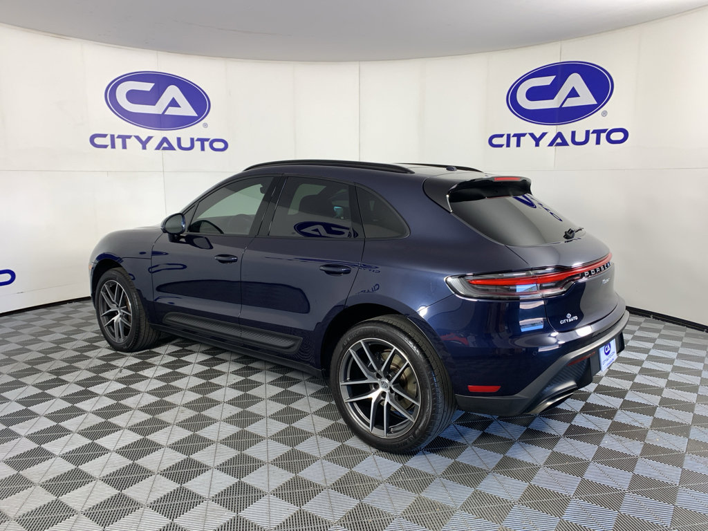 Used 2023 Porsche Macan AWD/4WD image 5
