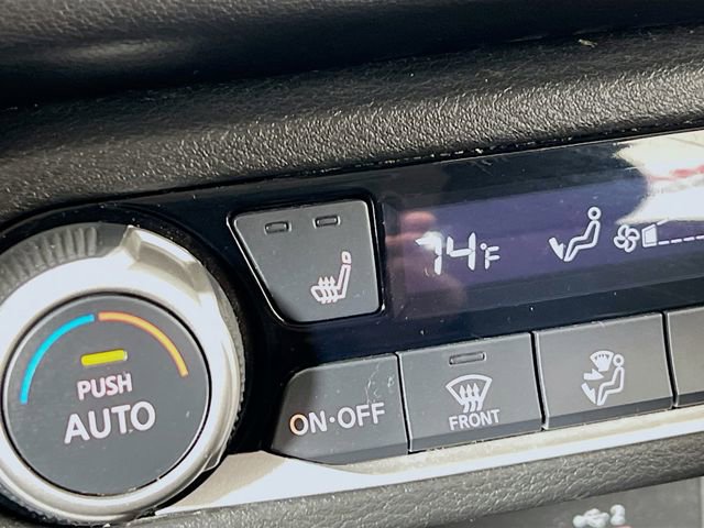 Used 2024 Nissan Versa SR image 21