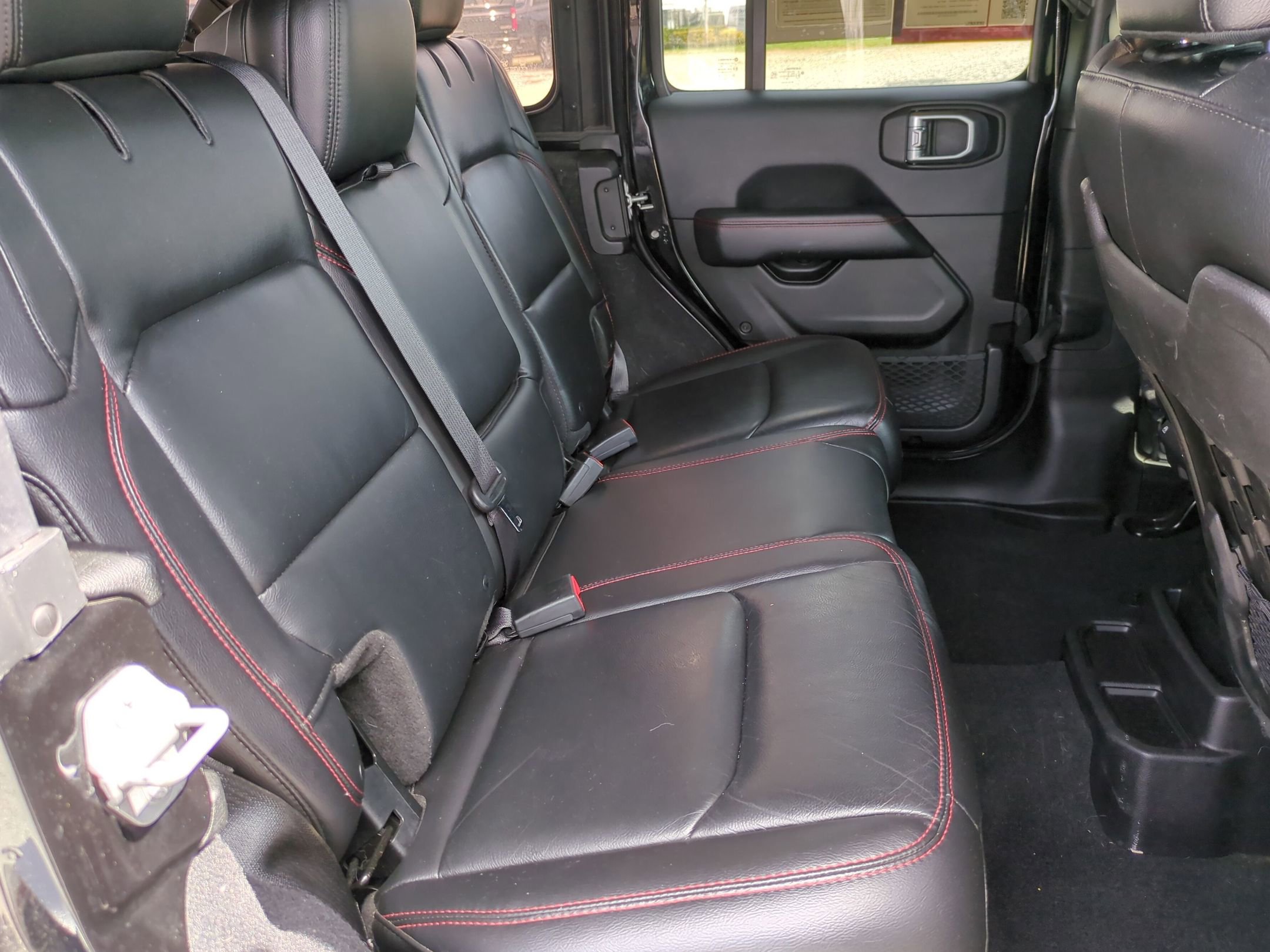 Used 2019 Jeep Wrangler Unlimited Rubicon w/ Dual Top Group image 37