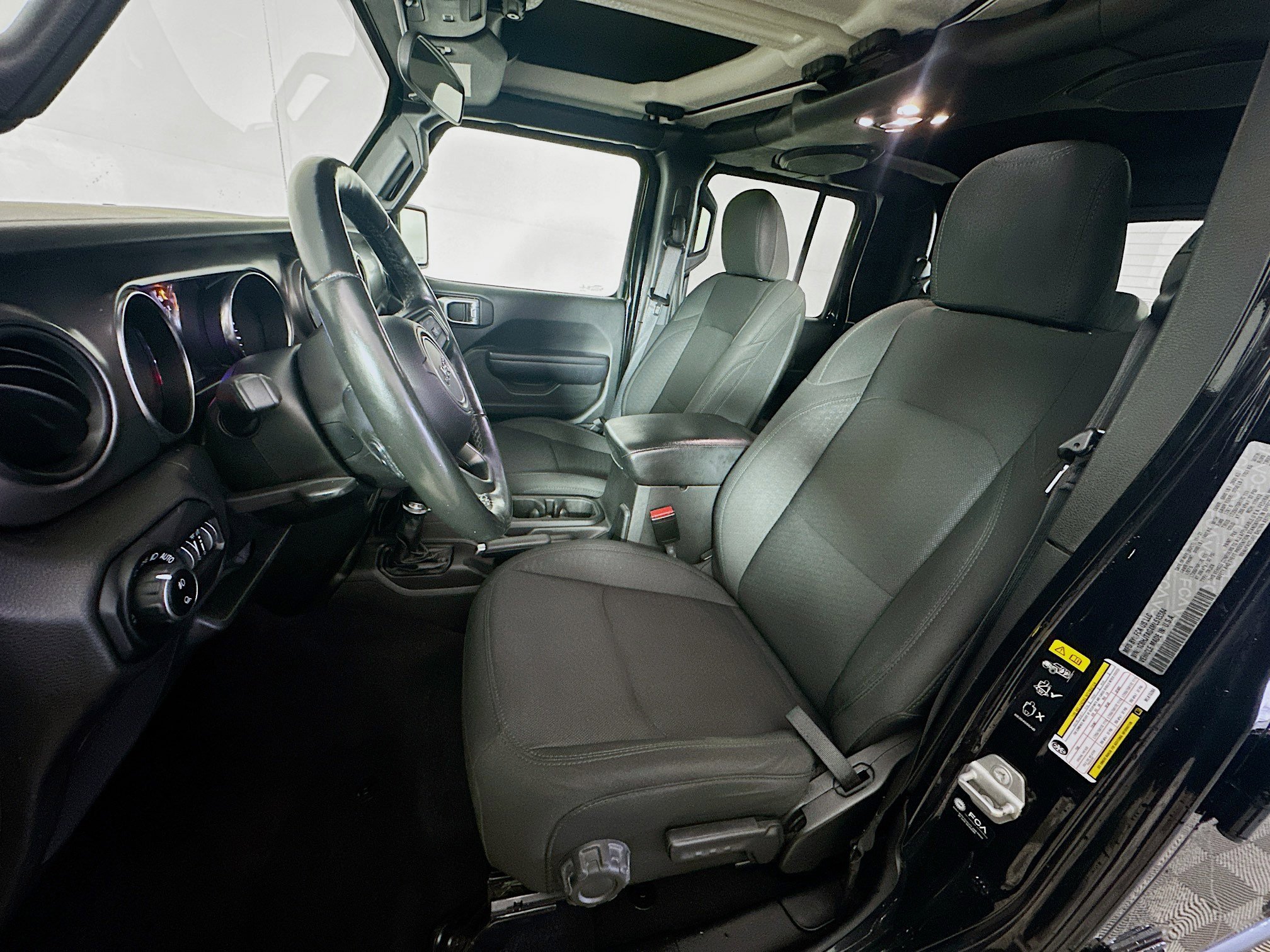 Used 2021 Jeep Gladiator Willys image 13