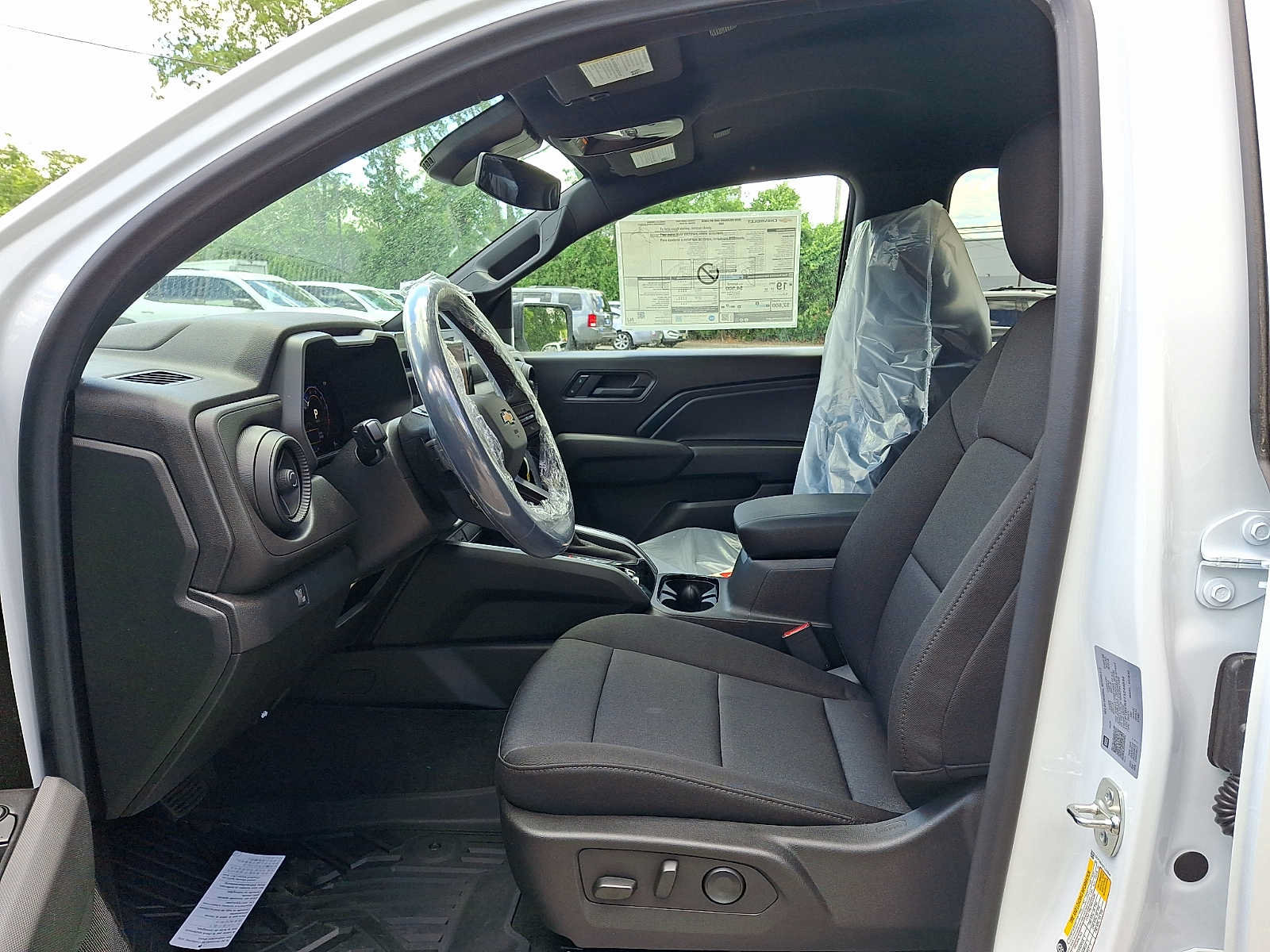 New 2026 Chevrolet Colorado W/T w/ WT Custom Package AWD/4WD image 11