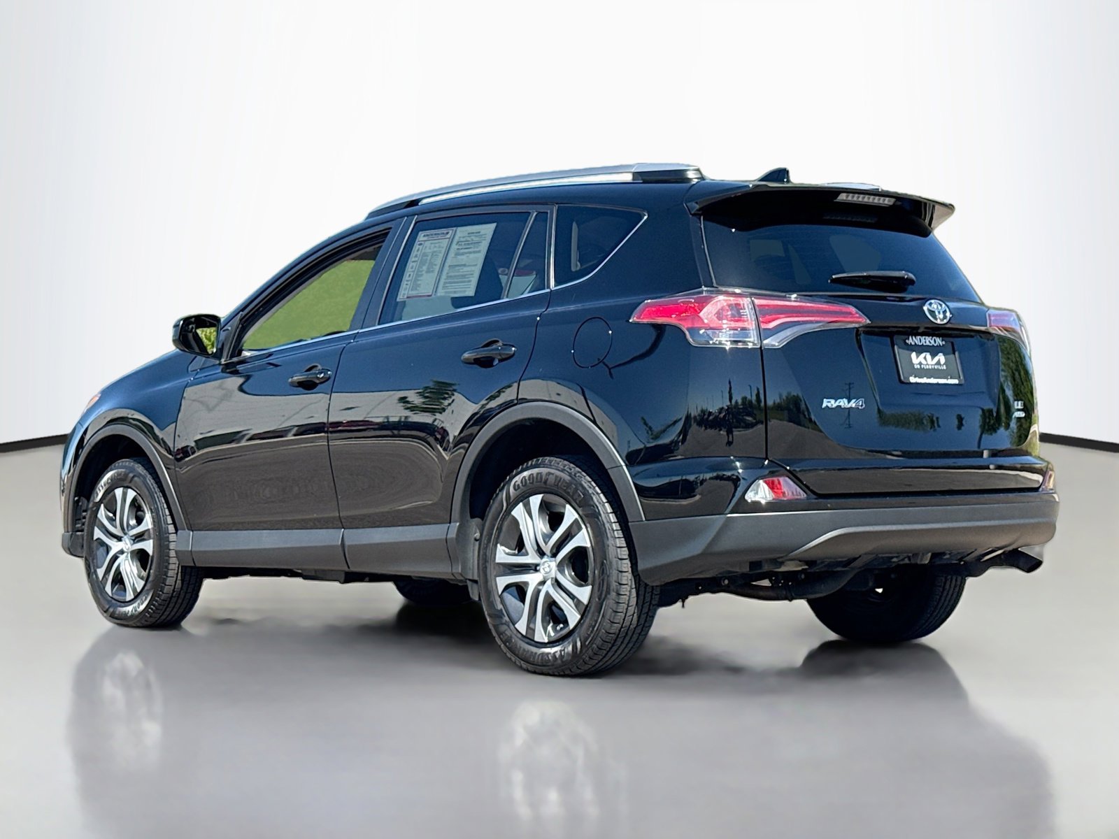 Used 2018 Toyota RAV4 LE w/ All Weather Liner Package AWD/4WD image 14