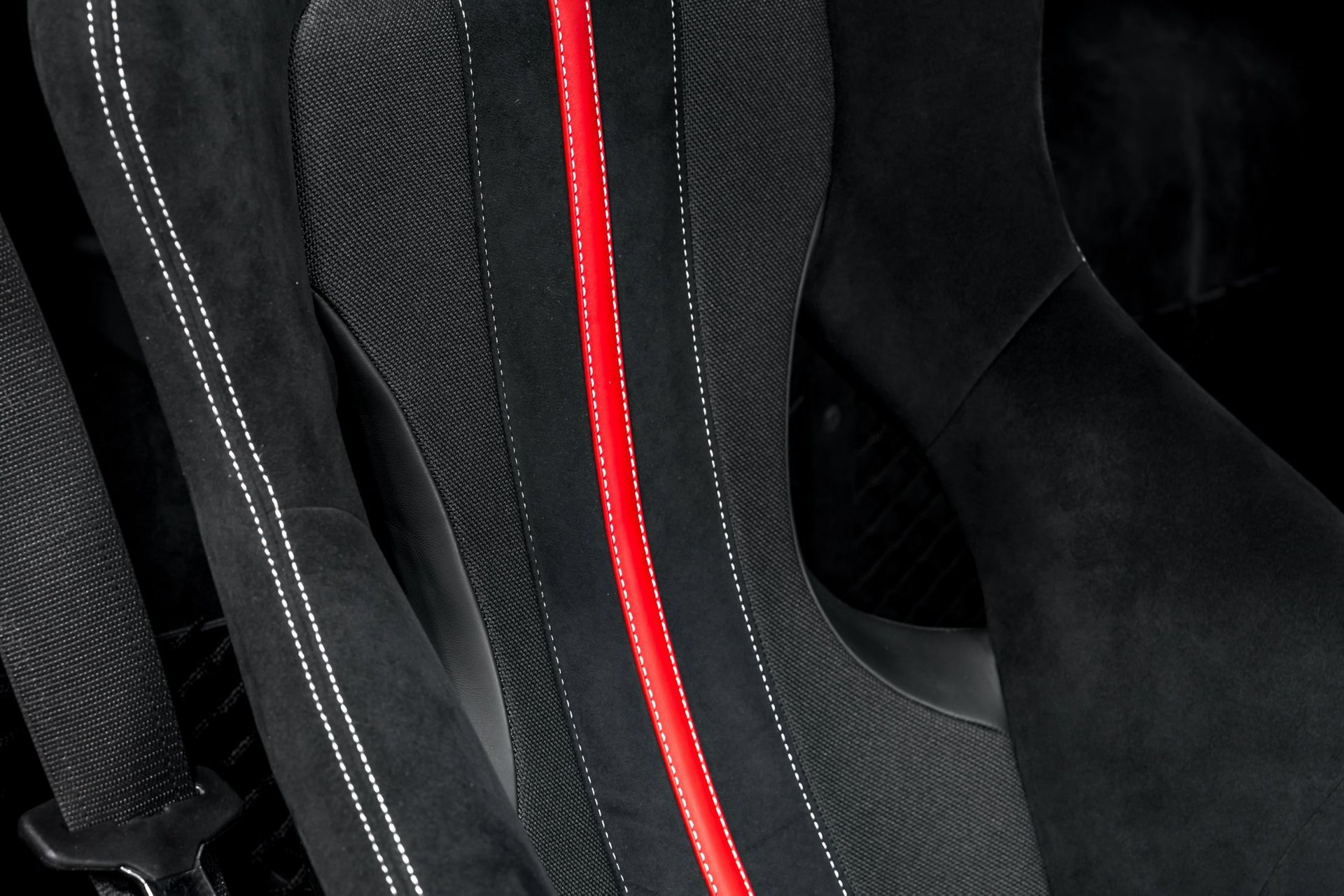 Used 2020 Ferrari 488 Pista Coupe image 32